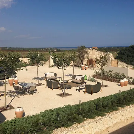 Scilla Maris Charming Hotel 3*